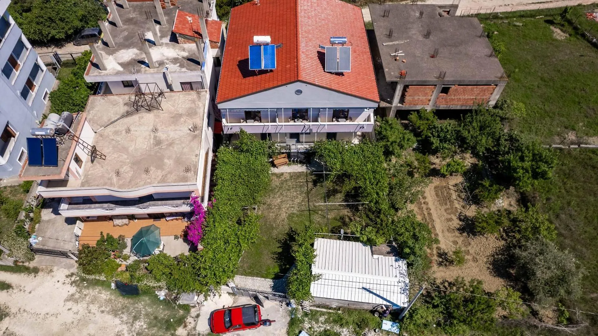 Kalpazo Kaja Vila Garden Golem  Apartamento